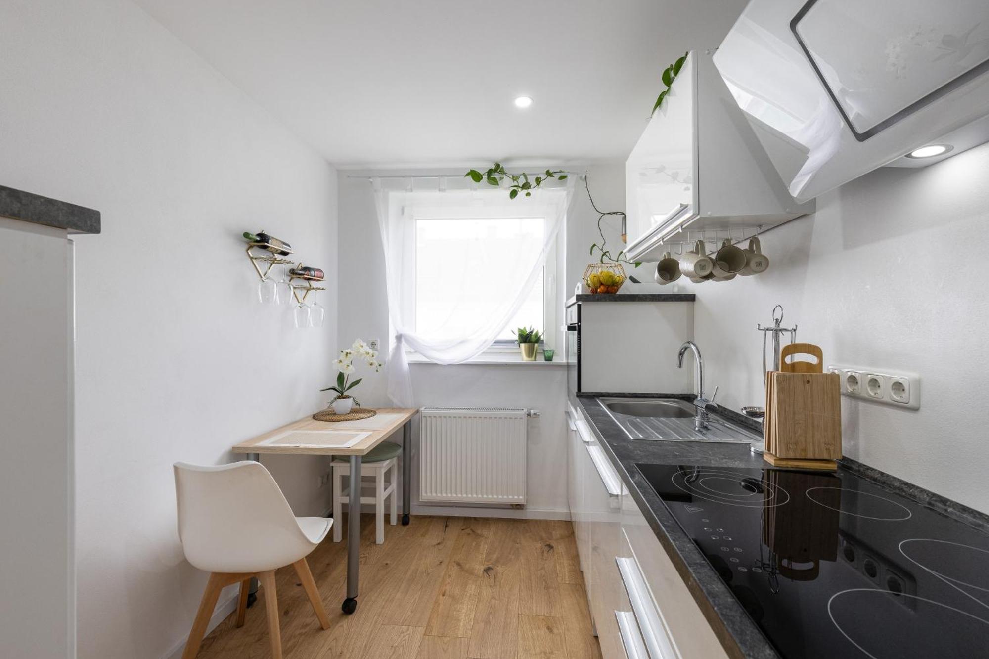 Schoenes, Modernes Apartment Mit Zwei Schlafzimmern - Zentral Mit Balkon Fuer 6 Personen Монтабаур Екстериор снимка